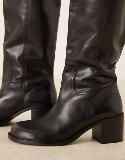 ASOS DESIGN – Clyde – Czarne wciągane botki skórzane do kolan z okrągłymi noskami, 3 z 4