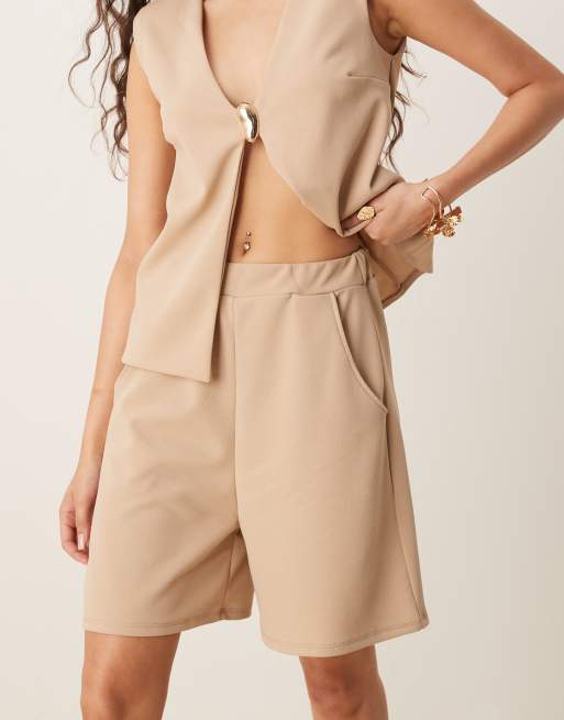 ASOS DESIGN co-ord bermuda short with pockets in stone in scuba-style fabric, 2 of 5