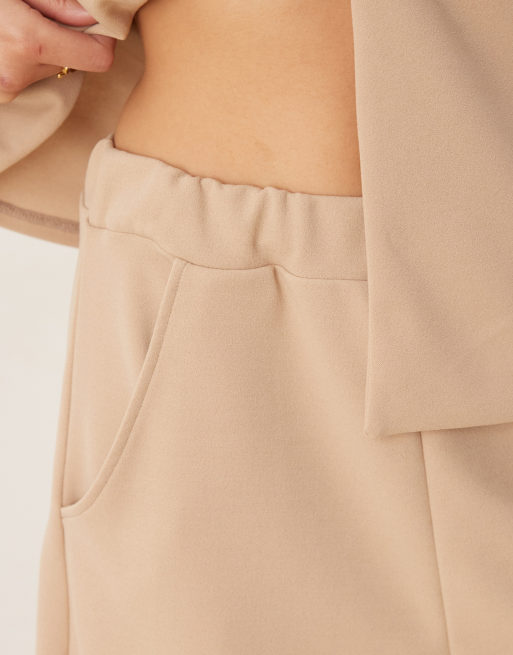 ASOS DESIGN co-ord bermuda short with pockets in stone in scuba-style fabric, 3 of 5