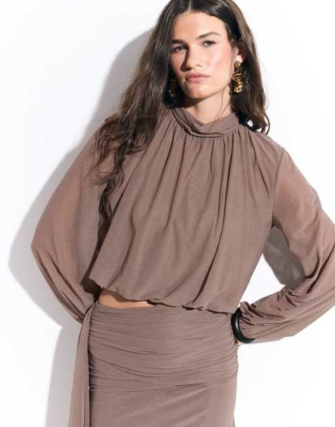 ASOS DESIGN Co-ord halbtransparentes Mesh-Top mit hohem Kragen, langen Ärmeln und Bubble-Saum in Mokka - view 1