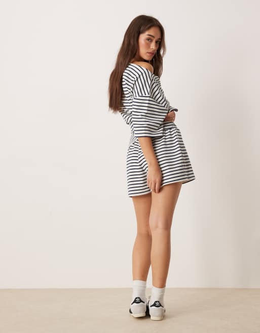 ASOS DESIGN co-ord interlock short In navy and white stripe, 3 of 5