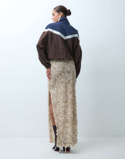 ASOS DESIGN co-ord maxirok met lovertjes, aangerimpelde taille en split aan de zijkant in champagne, 2 van 5