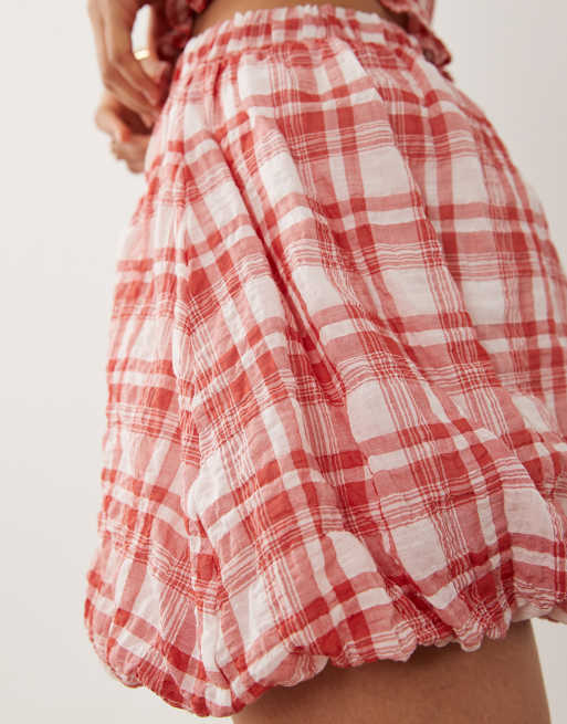 ASOS DESIGN co-ord med bubbelnederdel i rød gingham-tern, 2 af 5