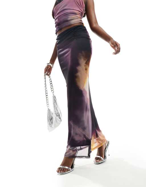 Mesh maxi outlet skirt with slits