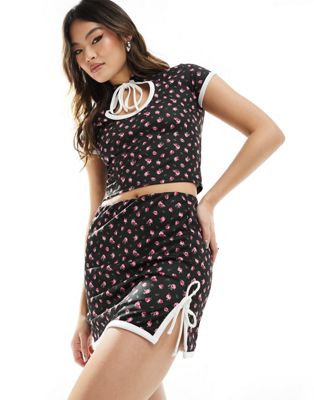 ASOS DESIGN co-ord mini skirt with split in floral with white bow detail - ASOS Price Checker