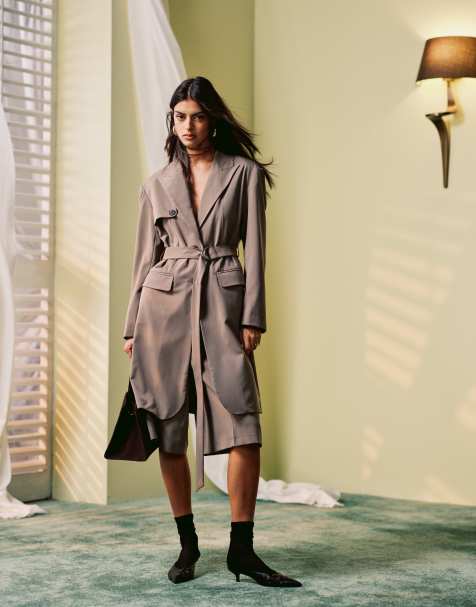 ASOS DESIGN - Co-ord set van blazer met lange pasvorm en stormflap en short in champignonkleur - view 1