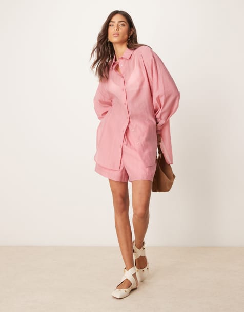 ASOS DESIGN - Co-ord set van doorschijnend overhemd van organza met strikdetail op de rug en shorts in lichtroze - view 1