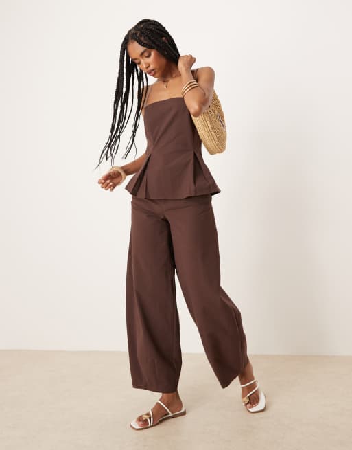 ASOS DESIGN - Co-ord set van linnenmix van bandeau top met bandje in de taille en broek in donkerbruin