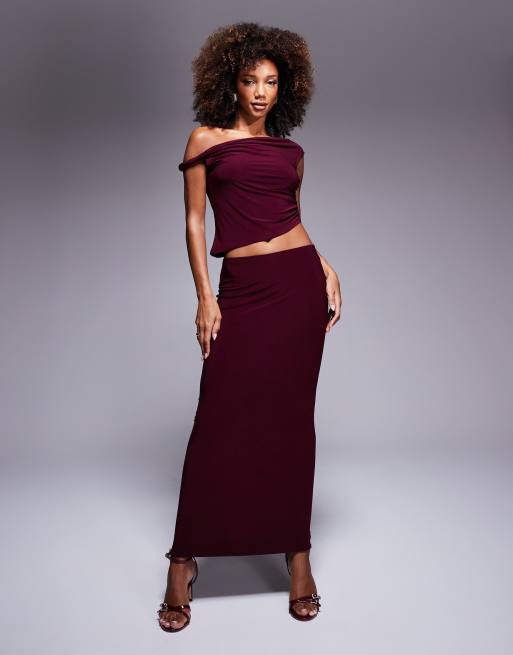 Burgundy maxi skirt outfit hotsell