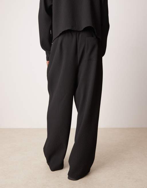 ASOS DESIGN co-ord super baggy plisse trousers with elasticated waist in black, 4 of 5