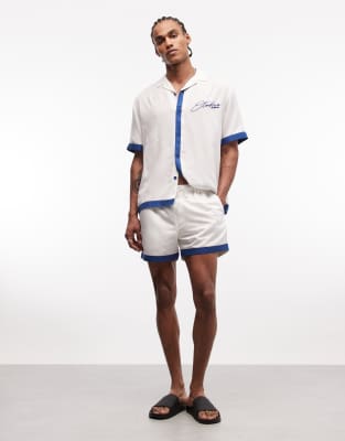 White 4