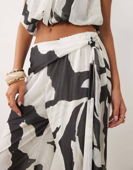 ASOS DESIGN co-ord volume balloon trousers  with wrap front detail in mono print, 3 of 5