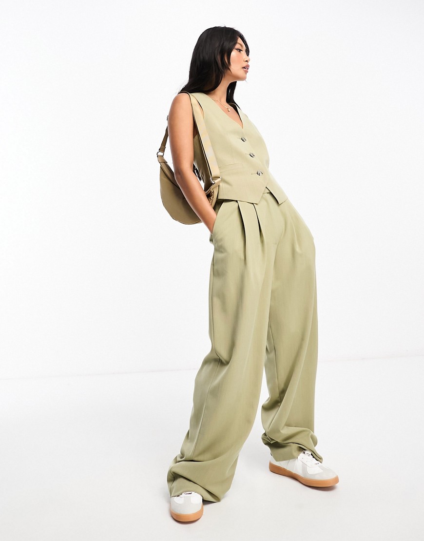ASOS DESIGN co-ord wide leg pleated trousers in khaki-Green