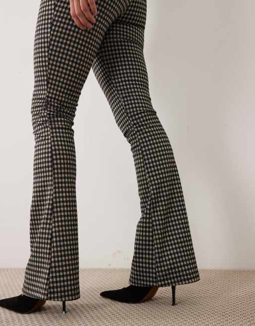 ASOS DESIGN Co-ords pantalone slim svasato a pied de poule, 4 di 5