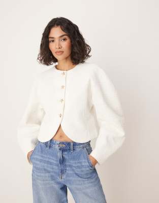 ASOS DESIGN - Cocoon-Jacke aus Bouclé in Buttermilchgelb mit Seestern-Knöpfen-Neutral