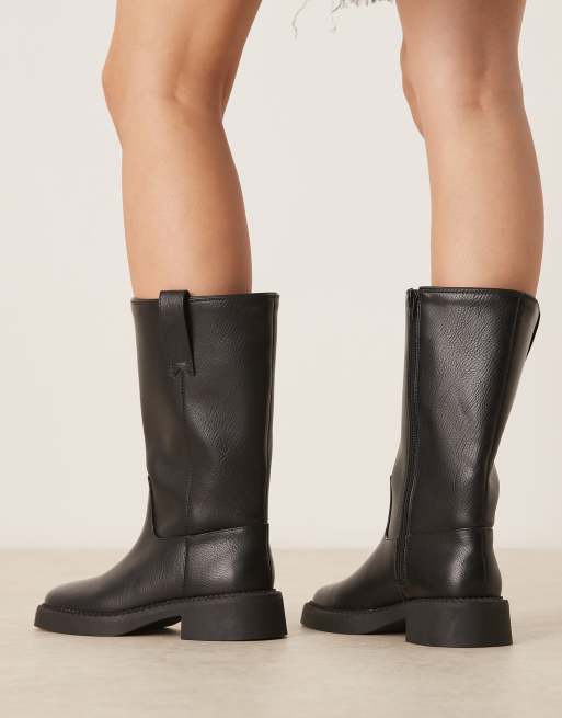ASOS DESIGN – Colby – Svarta, knähöga truckerboots i dra på-modell, 2 av 4