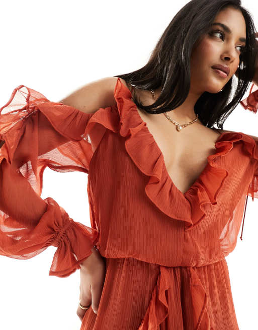 ASOS DESIGN Cold Shoulder Midikleid in Rostrot mit Ruschen