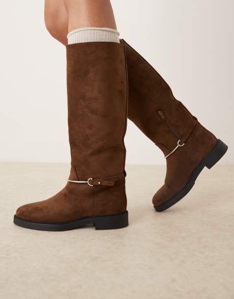 ASOS DESIGN – Cole – Płaskie czekoladowe botki jeździeckie do kolan z ozdobnym wykończeniem - view 1
