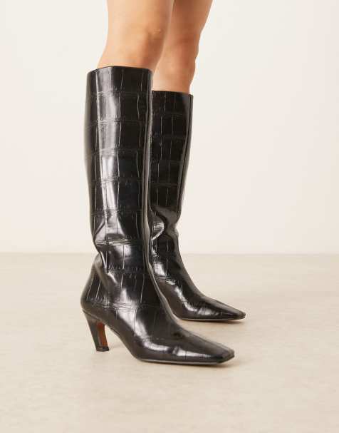 ASOS DESIGN – Colette – Czarne kozaki do kolan na obcasie ze skośnymi noskami i efektem krokodylej skóry - view 1