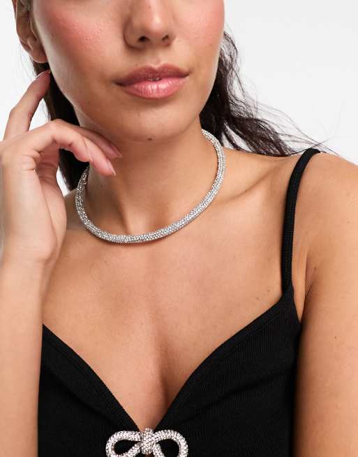 ASOS DESIGN - Collana attorcigliata con cristalli color argento