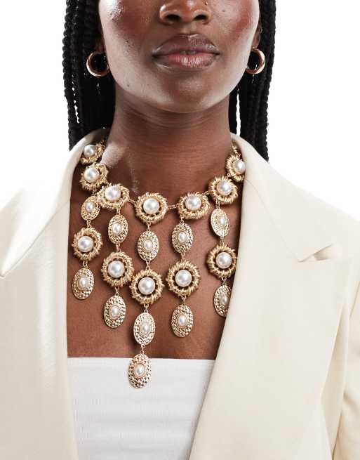 ASOS DESIGN - Collana color oro con perle sintetiche a cascata