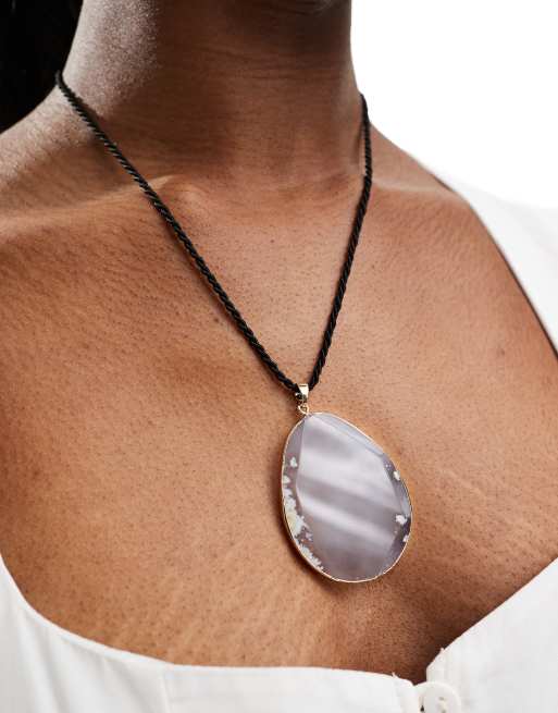 ASOS DESIGN - Collana con design con corda attorcigliata e sezione di pietra semipreziosa vera