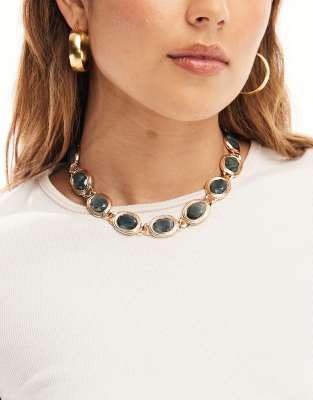ASOS DESIGN - Collana corta a catena color oro con pietre semipreziose