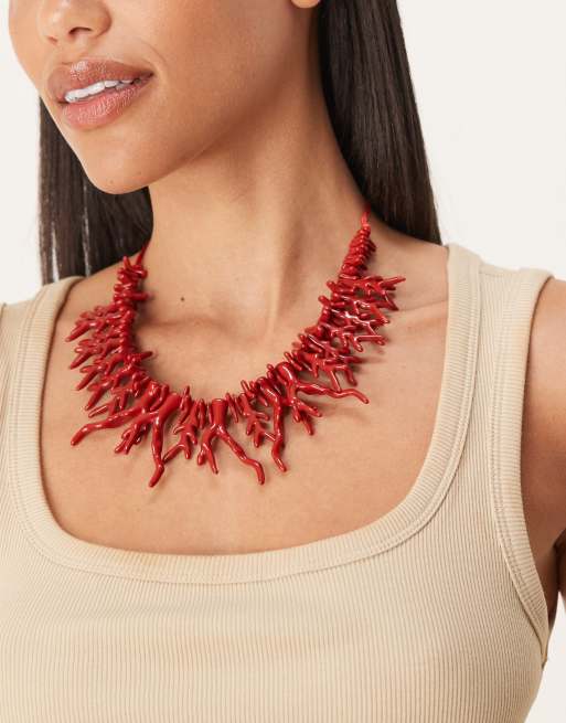 ASOS DESIGN - Collana corta con cordino e corallo rosso sintetico - Edizione limitata