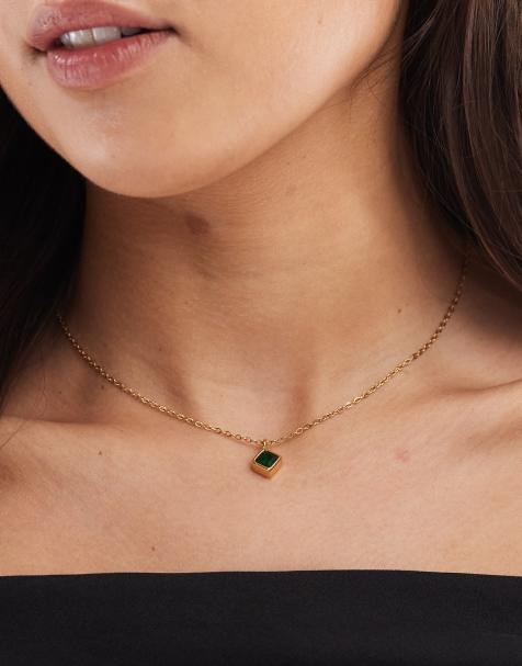 ASOS DESIGN - Collana in catenina in acciaio inossidabile resistente all'acqua dorata con pietra verde in zirconia cubica e confezione regalo - view 1