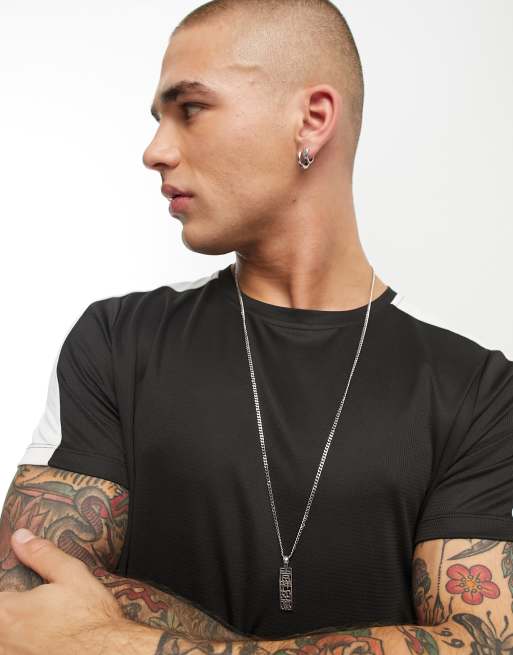 ASOS DESIGN - Collana lunga argentata in acciaio inossidabile resistente all'acqua con pendente a barretta incisa