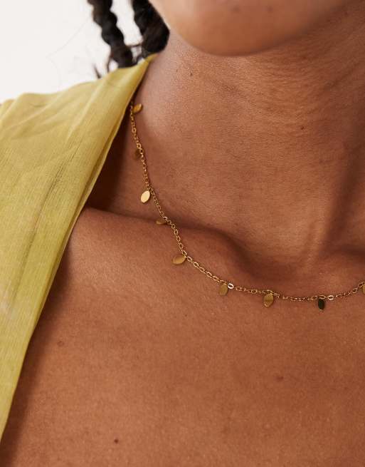 ASOS DESIGN - Collar dorado con charms de discos pequeños de acero inoxidable resistente al agua, 2 de 4