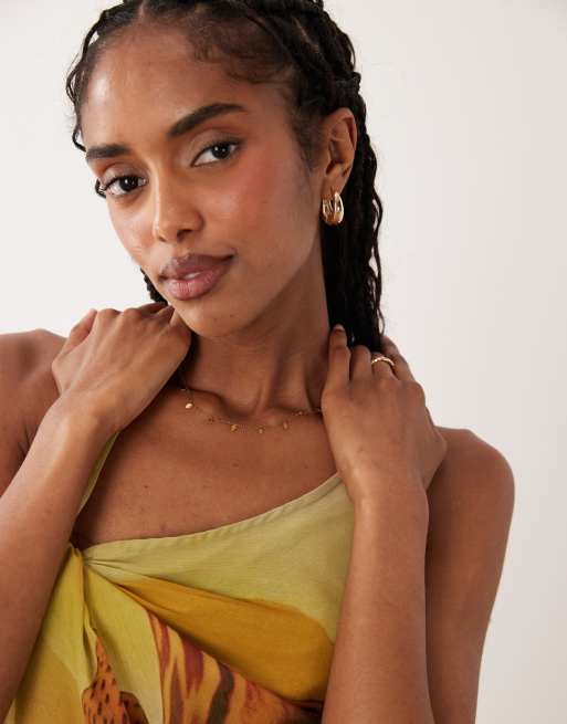 ASOS DESIGN - Collar dorado con charms de discos pequeños de acero inoxidable resistente al agua, 3 de 4