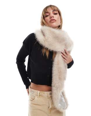 ASOS DESIGN collar in faux fur design-White