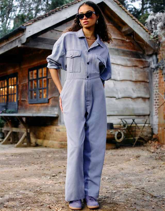 ASOS DESIGN - collared boilersuit with button detail leg in blue