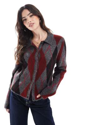 collared cardigan with argyle pattern in gray