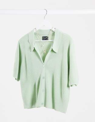button collar jumper