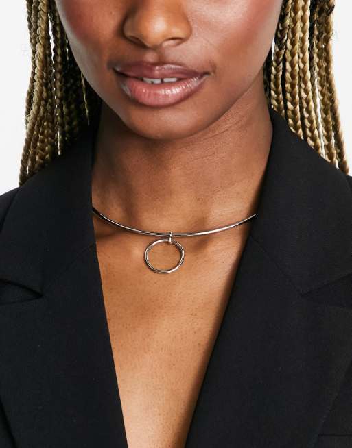 ASOS DESIGN - Collarino argentato con anello