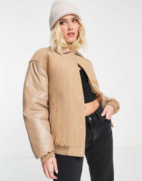 ASOS DESIGN – College-Bomberjacke mit Ärmeln aus Kunstleder in Camel - view 1