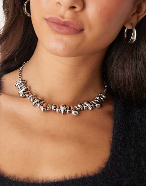ASOS DESIGN - Collier court avec perles effet fondu - Argenté