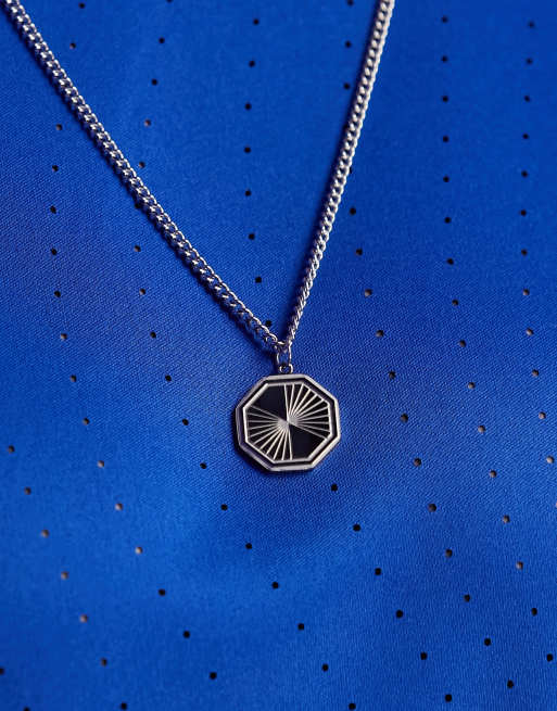 ASOS DESIGN - Collier en acier inoxydable waterproof avec pendentif hexagonal embossé - Argenté poli, 3 de 4