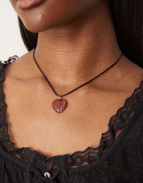 ASOS DESIGN - Collier mi-long avec cordon et pendentif cœur bombé - Rouge - view 1