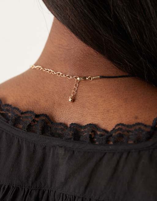 ASOS DESIGN - Collier mi-long avec cordon et pendentif cœur bombé - Rouge, 2 de 3