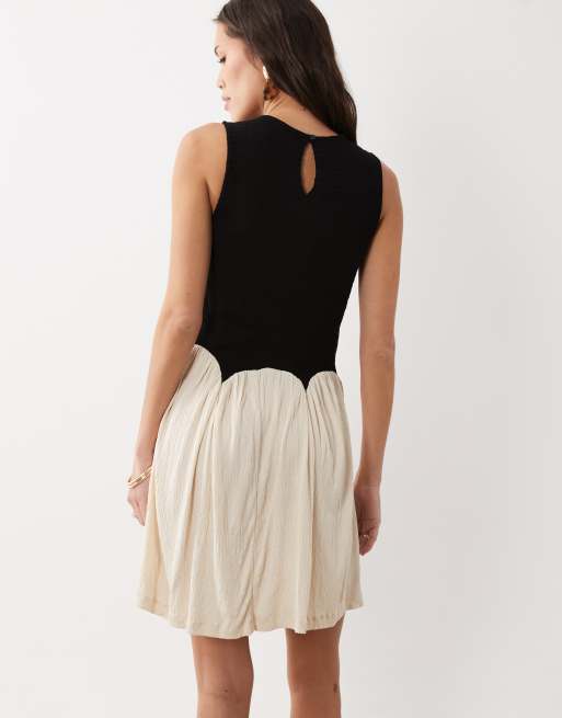 ASOS DESIGN color block crinkle mini dress in black & cream, 4 of 4