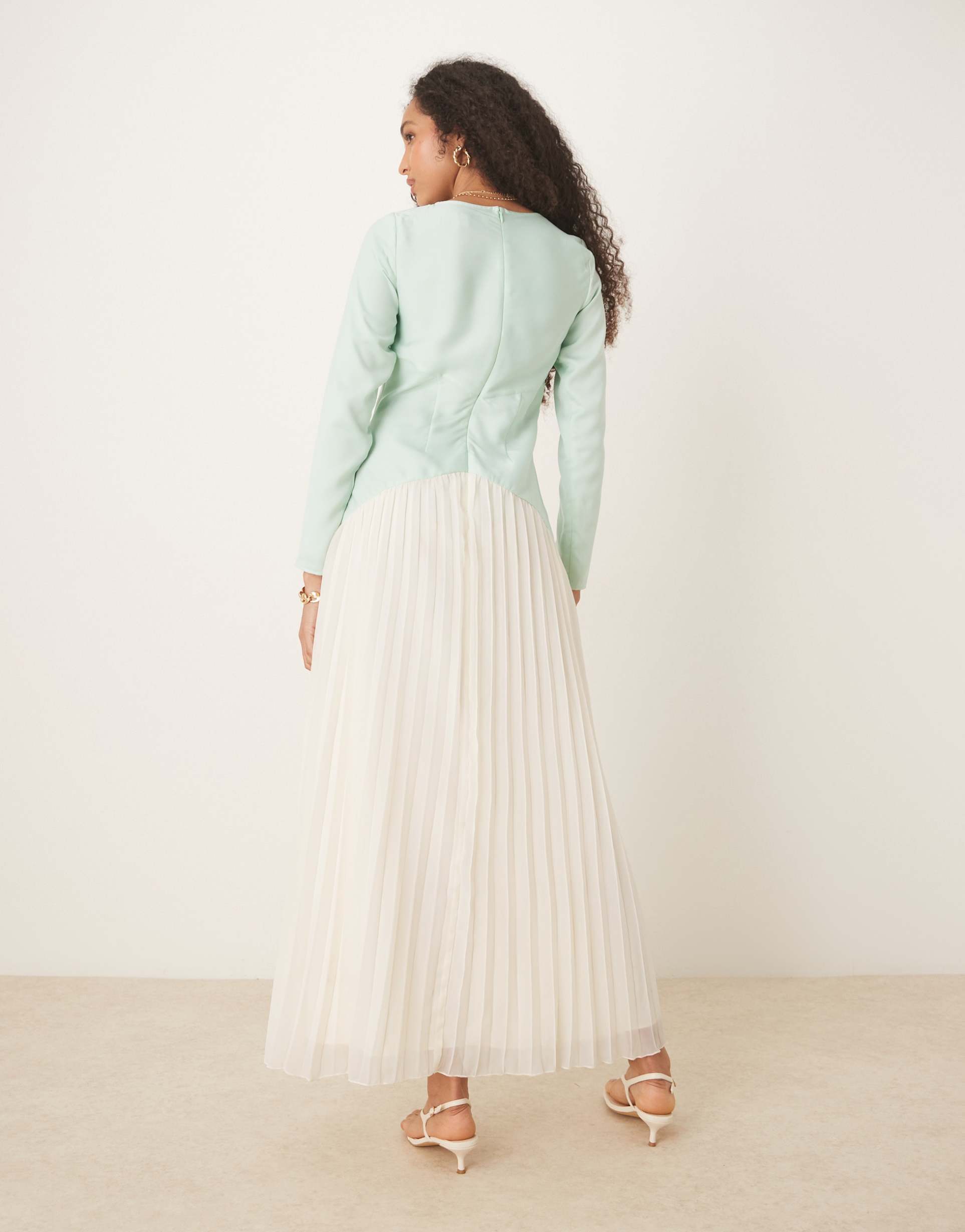asos design color block dropped waist pleated skirt maxi dress in green and cream