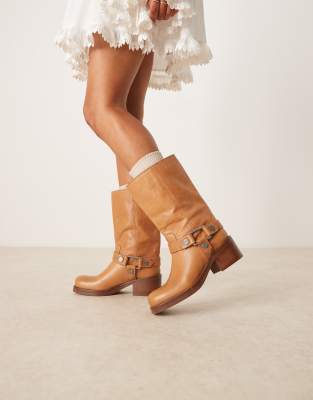 ASOS DESIGN – Colton – Premium – Ljusbruna, knähöga truckerboots i läder med spännen - view 1