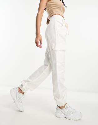 Asos Design Petite 00s Low Rise Cargo Pants In White