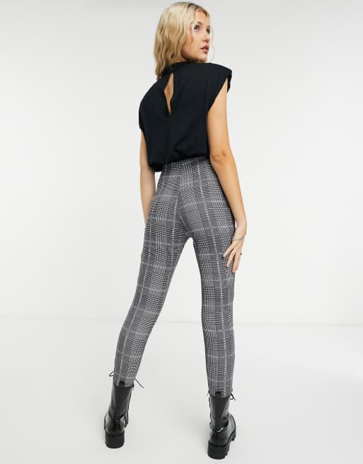 ASOS DESIGN - Combi moulante à épaulettes et motif à carreaux, 2 de 4