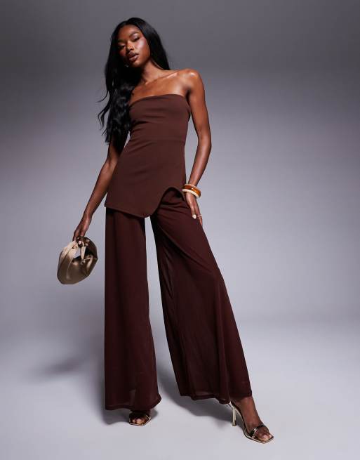ASOS DESIGN - Combinaison à corsage bandeau en tissu effet néoprène avec pantalon ample transparent - Chocolat