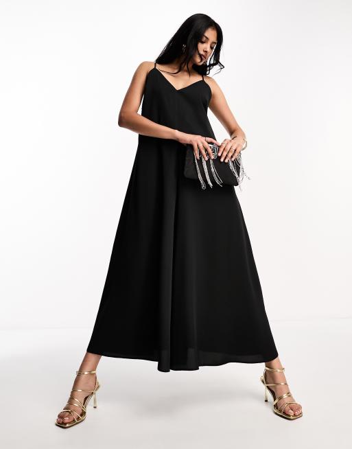 ASOS DESIGN - Combinaison ample en satin à col en V - Noir