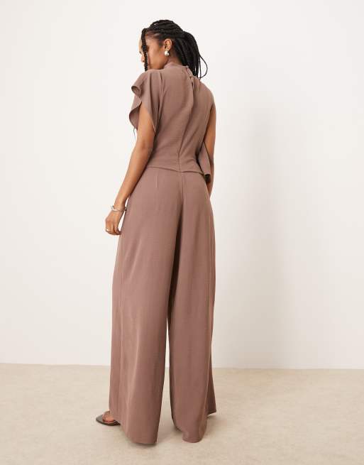 ASOS DESIGN - Combinaison asymétrique à encolure drapée - Taupe foncé, 3 de 4